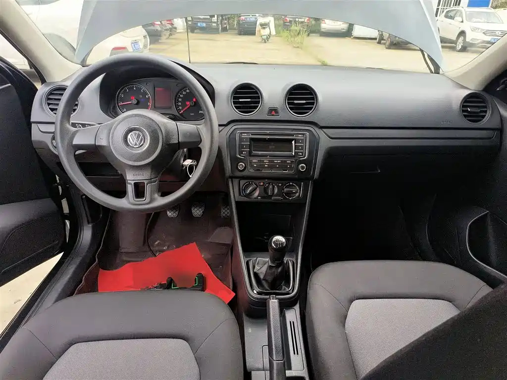 VOLKSWAGEN JETTA 2013