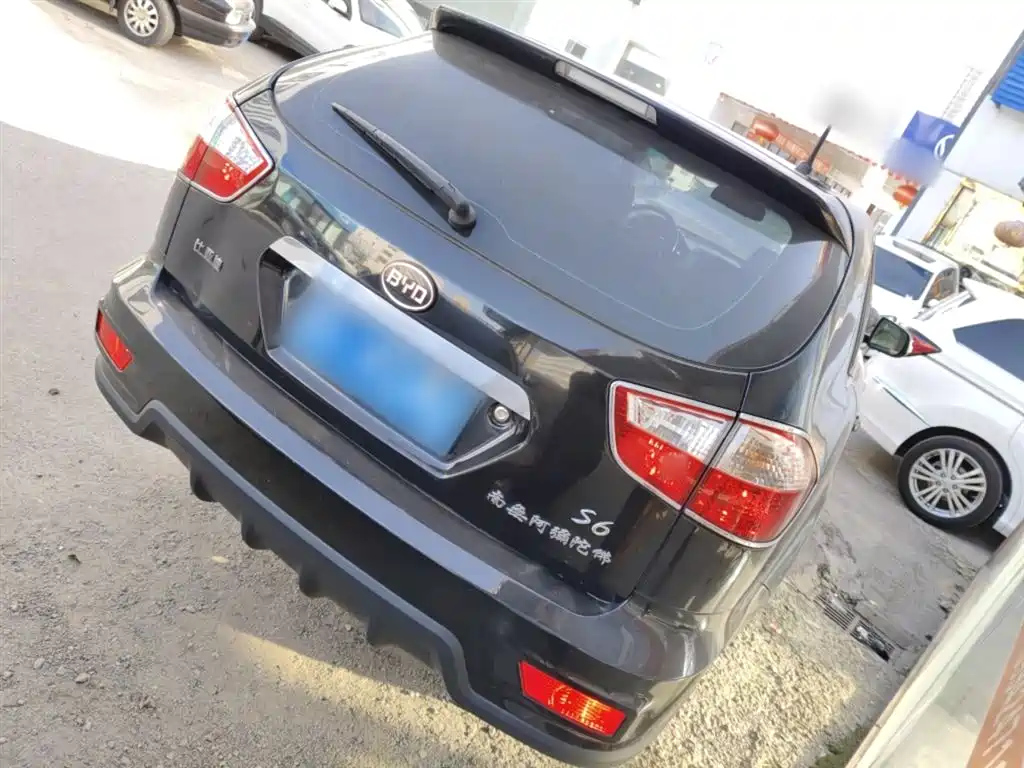 BYD S6 2014