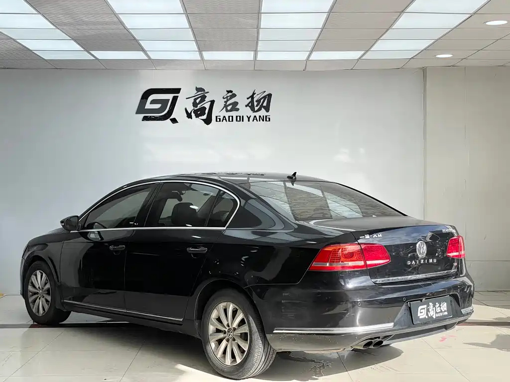 VOLKSWAGEN MAGOTAN 2012