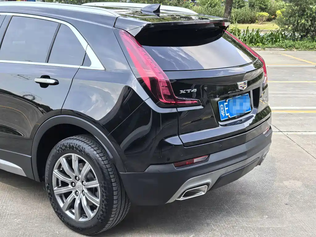 CADILLAC XT4 2021