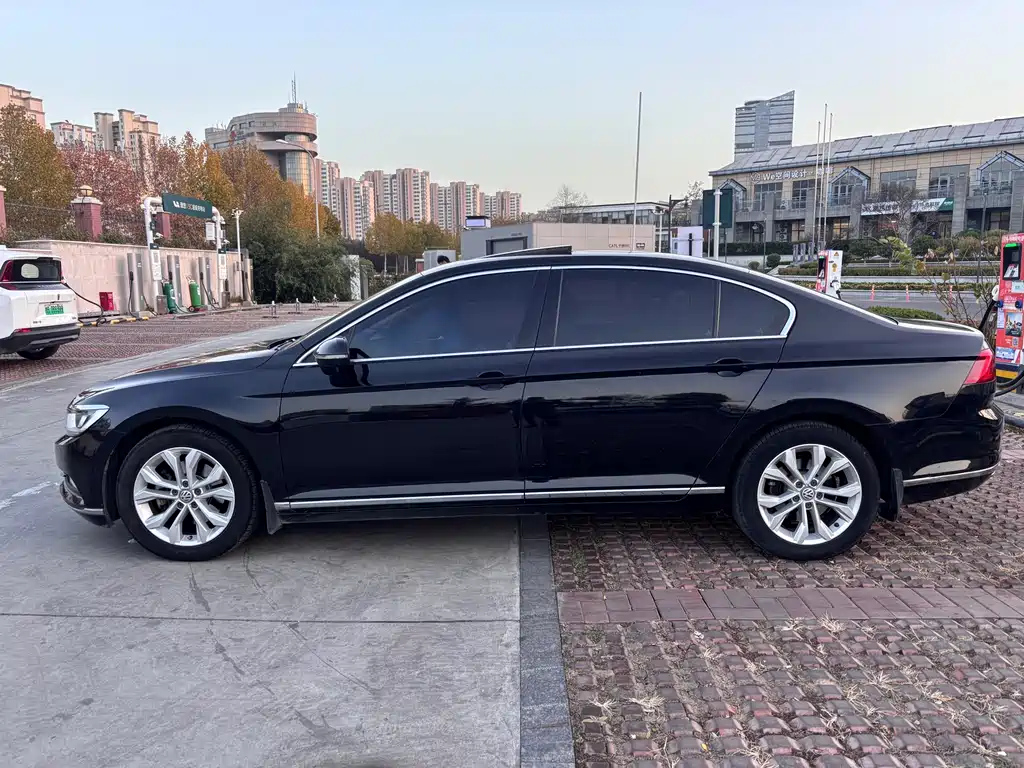 VOLKSWAGEN MAGOTAN 2018