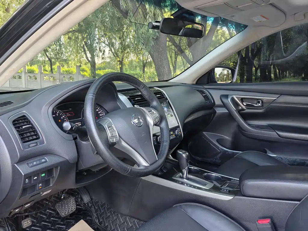 NISSAN TEANA 2016