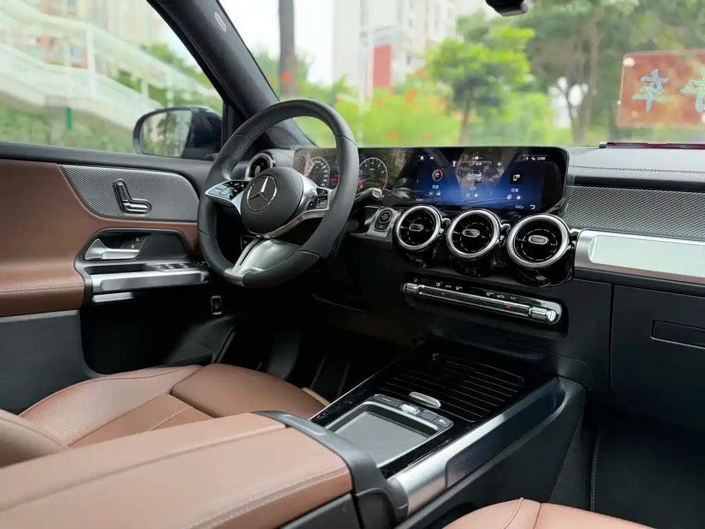 MERCEDES BENZ GLB 2023