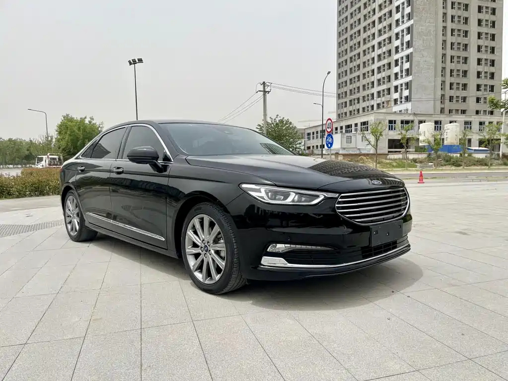 FORD TAURUS 2022