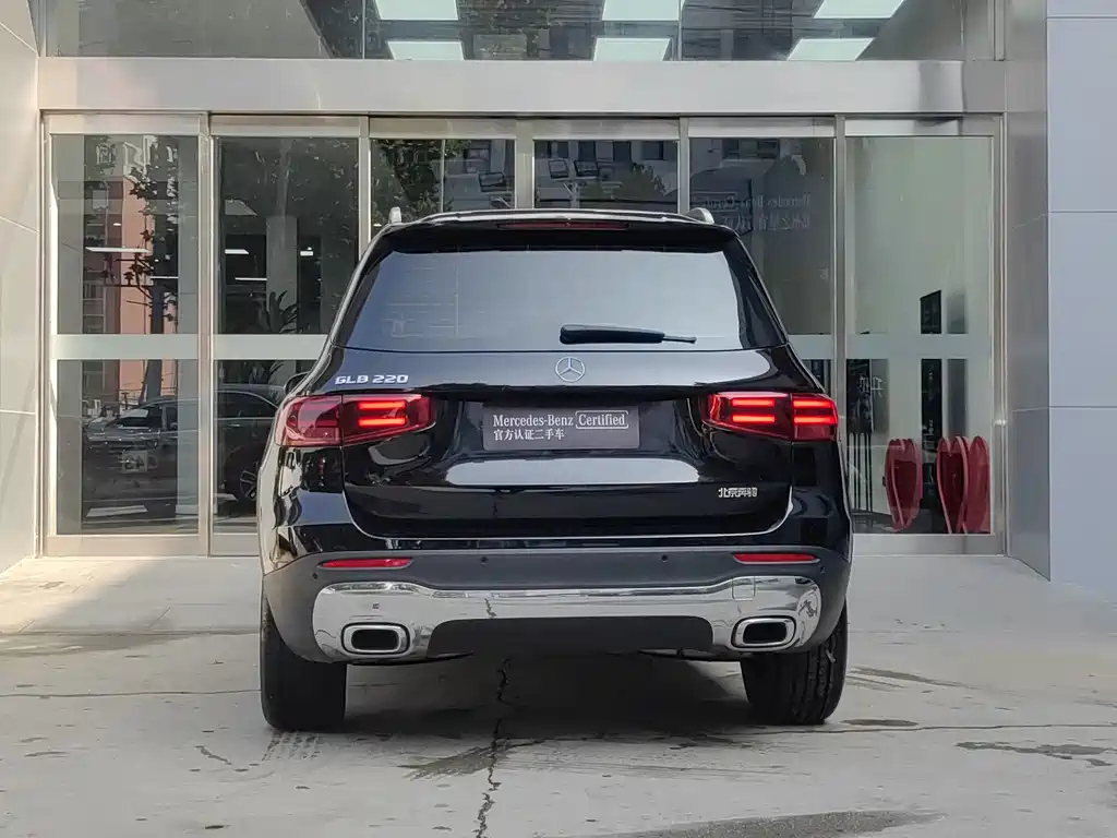 MERCEDES BENZ GLB 2024