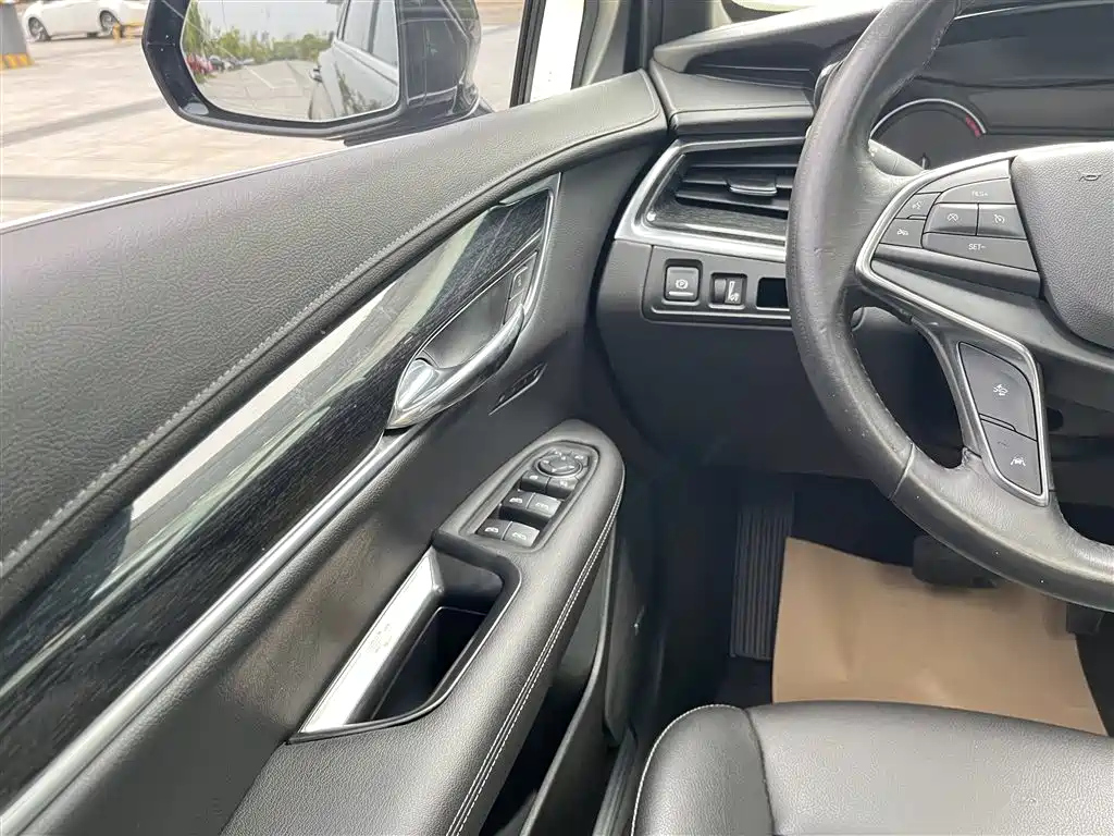 CADILLAC XT5 2022
