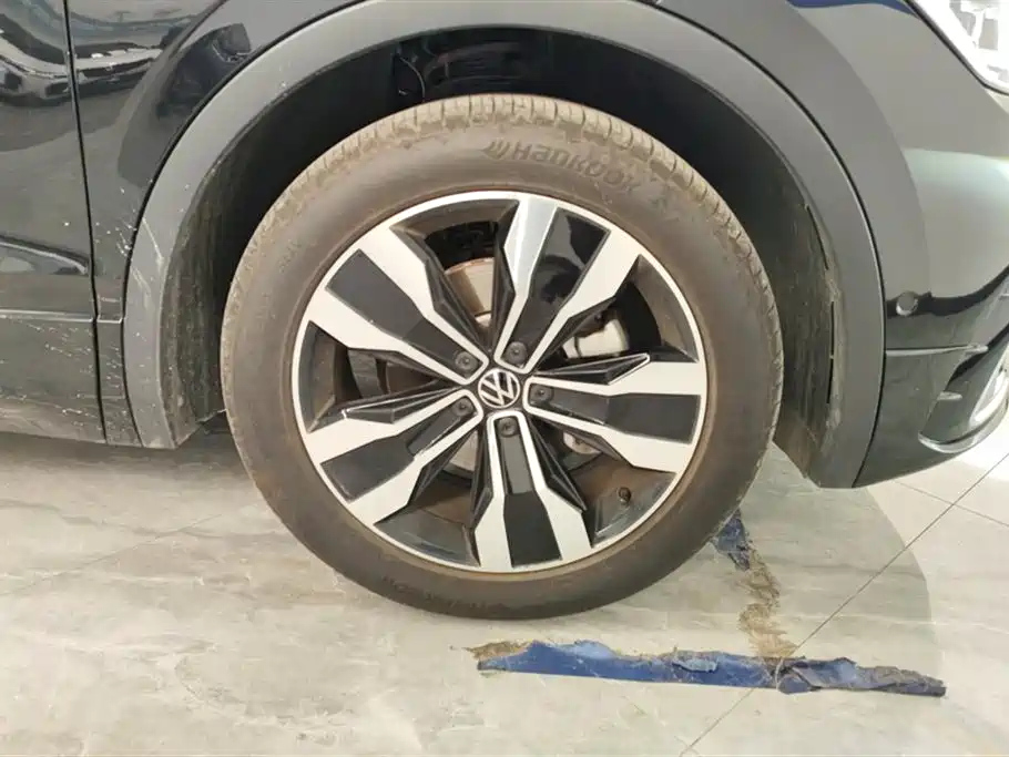 VOLKSWAGEN TIGUAN L 2024