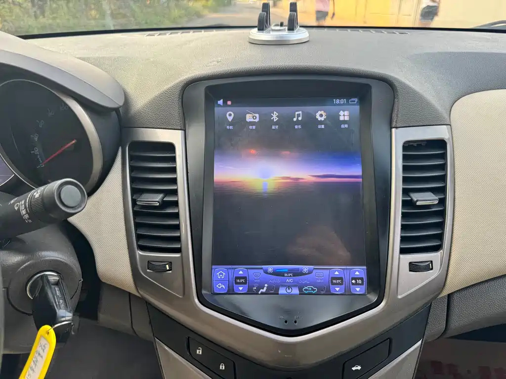 CHEVROLET CRUZE 2015