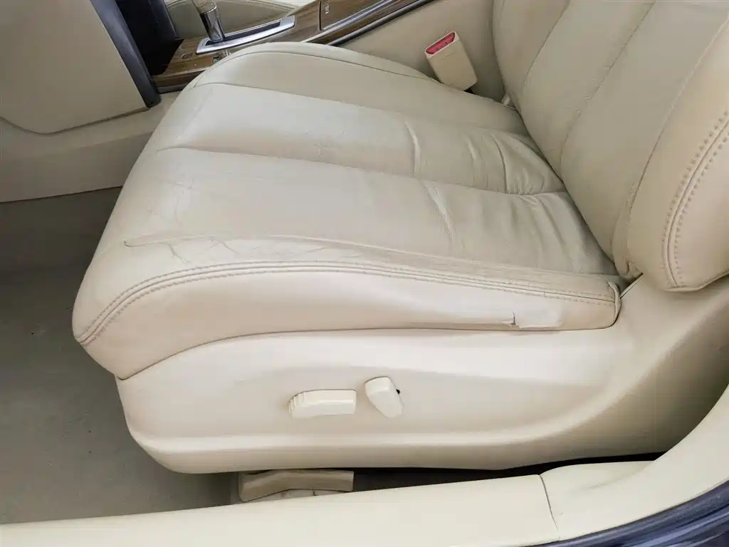 NISSAN TEANA 2011