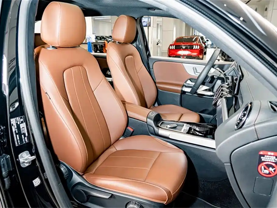 MERCEDES BENZ GLB 2024