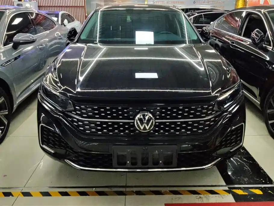 VOLKSWAGEN PASSAT 2024