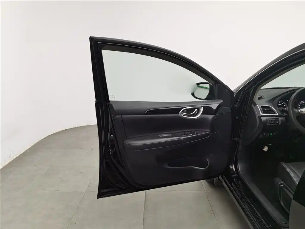 NISSAN SYLPHY 2019