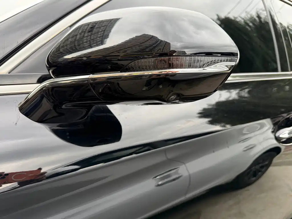 HONGQI HS5 2023