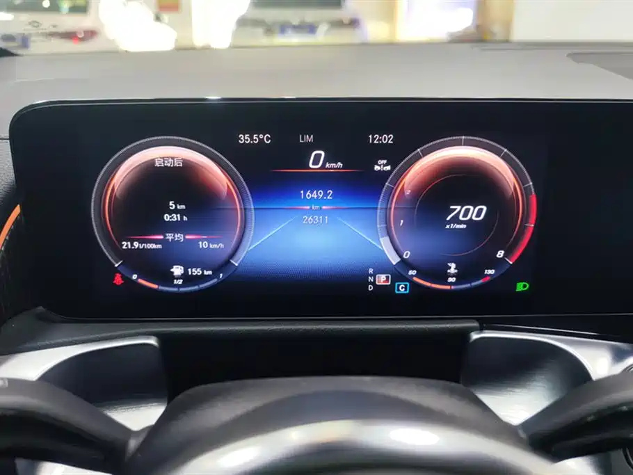 MERCEDES BENZ GLB 2023