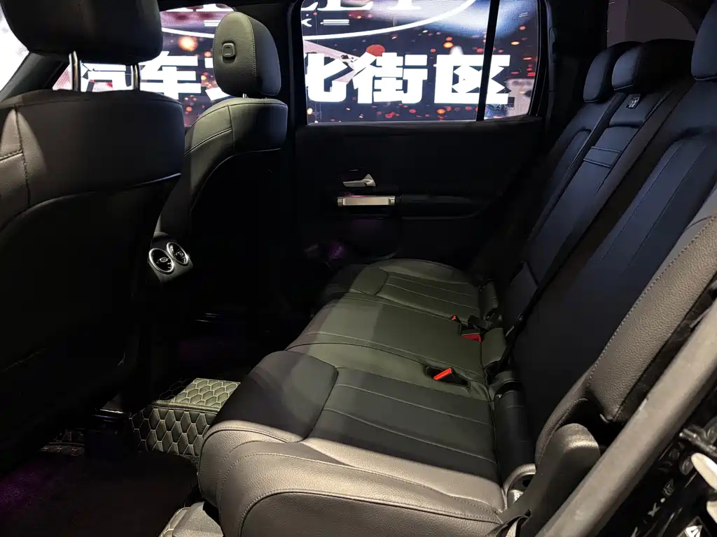 MERCEDES BENZ GLB 2024