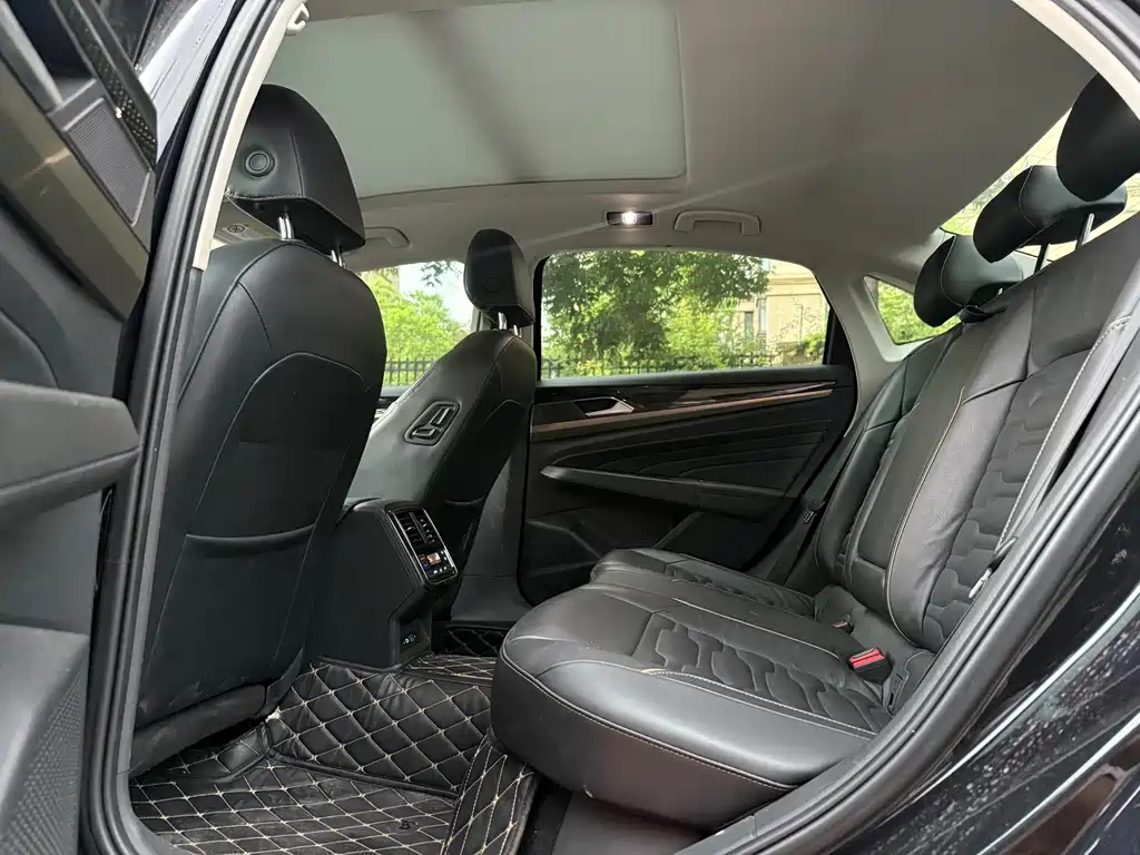 VOLKSWAGEN PASSAT 2021