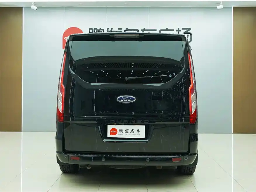 FORD TOUREO 2020