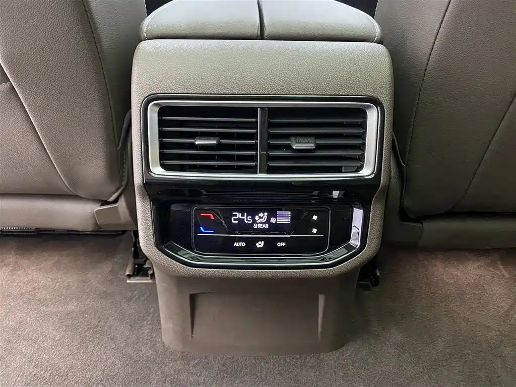 VOLKSWAGEN VILORAN 2023