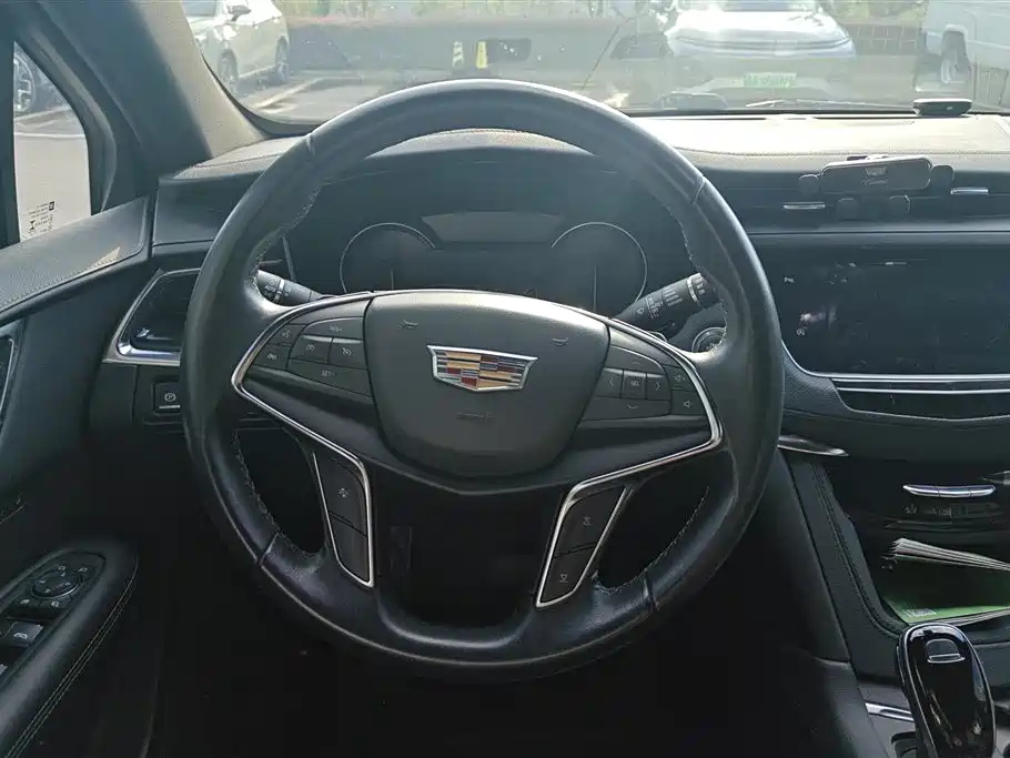 CADILLAC XT5 2020