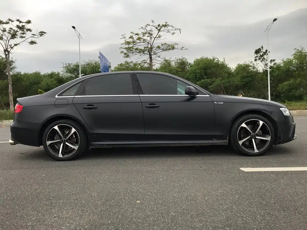 AUDI A4L 2012