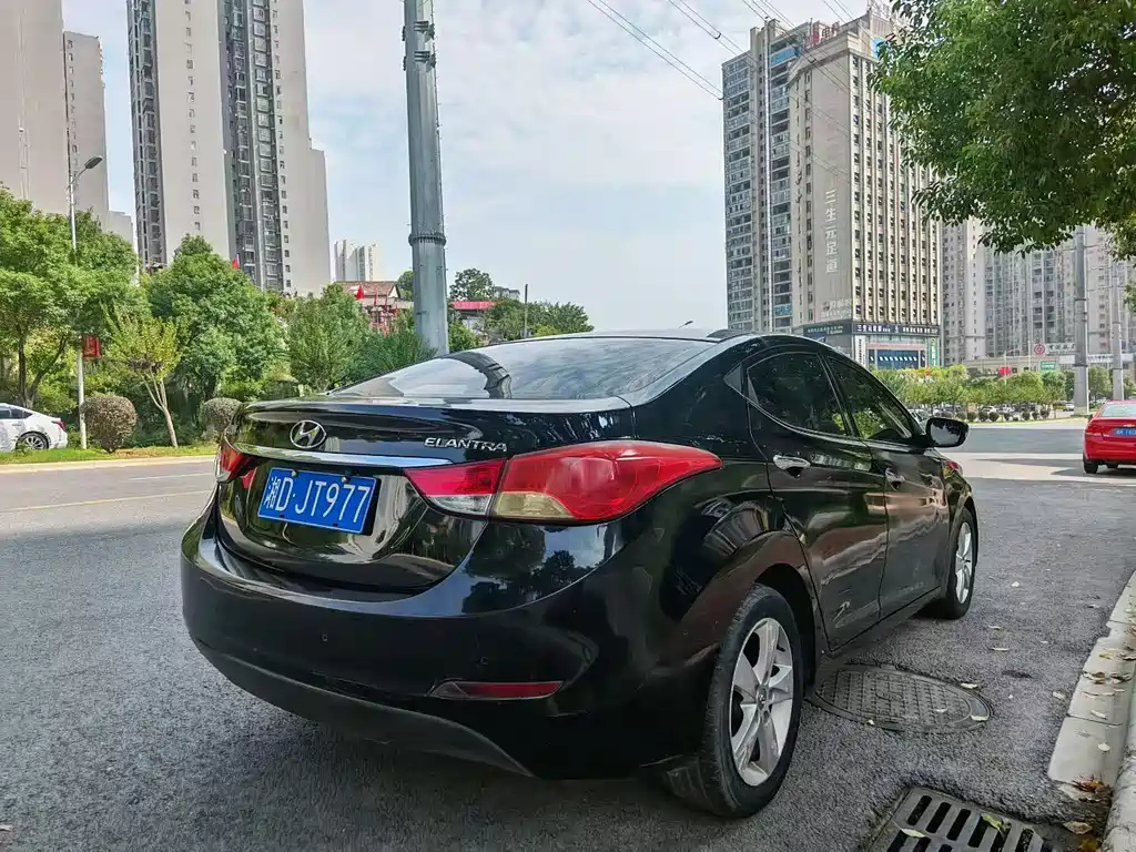 HYUNDAI ELANTRA 2013