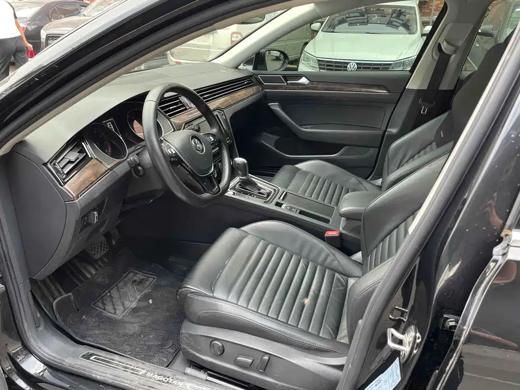 VOLKSWAGEN MAGOTAN 2018