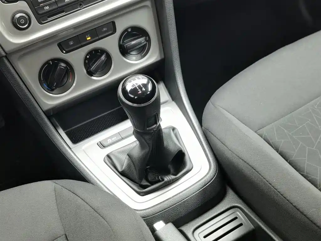 VOLKSWAGEN LAVIDA 2013