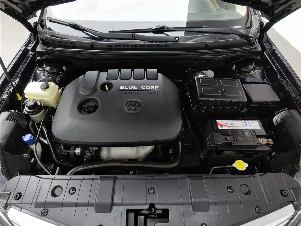 CHANGAN EADO 2015