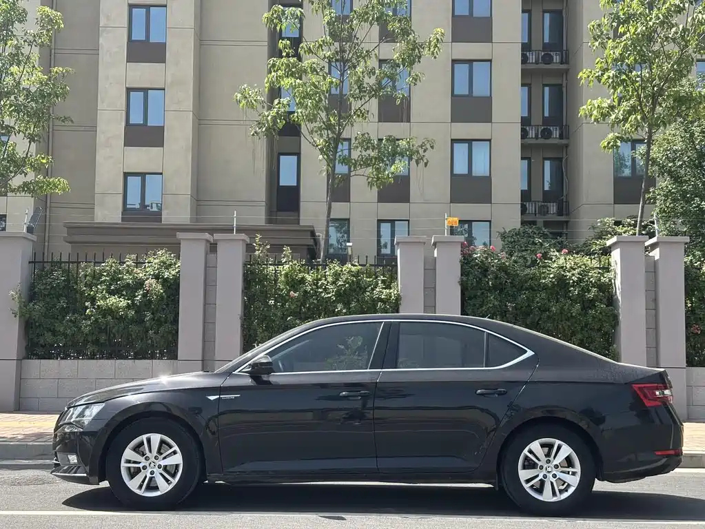 SKODA SUPERB 2018
