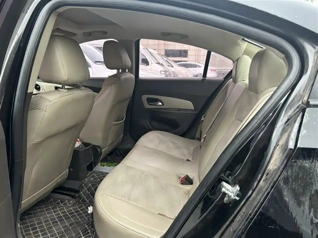 CHEVROLET CRUZE 2015