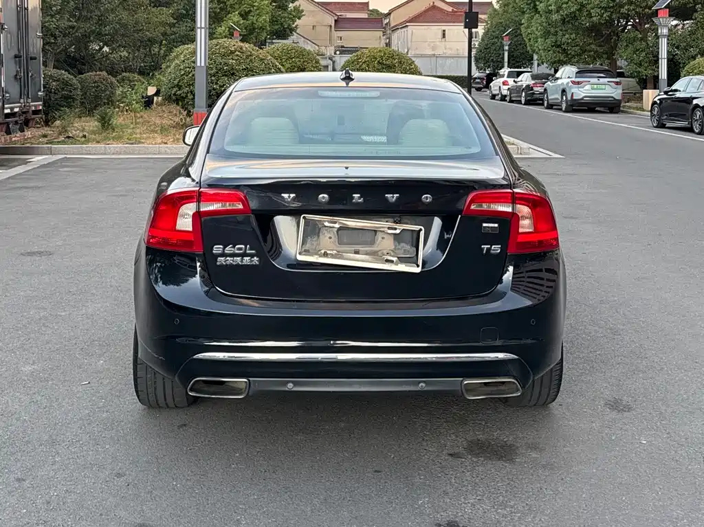 VOLVO S60 2014
