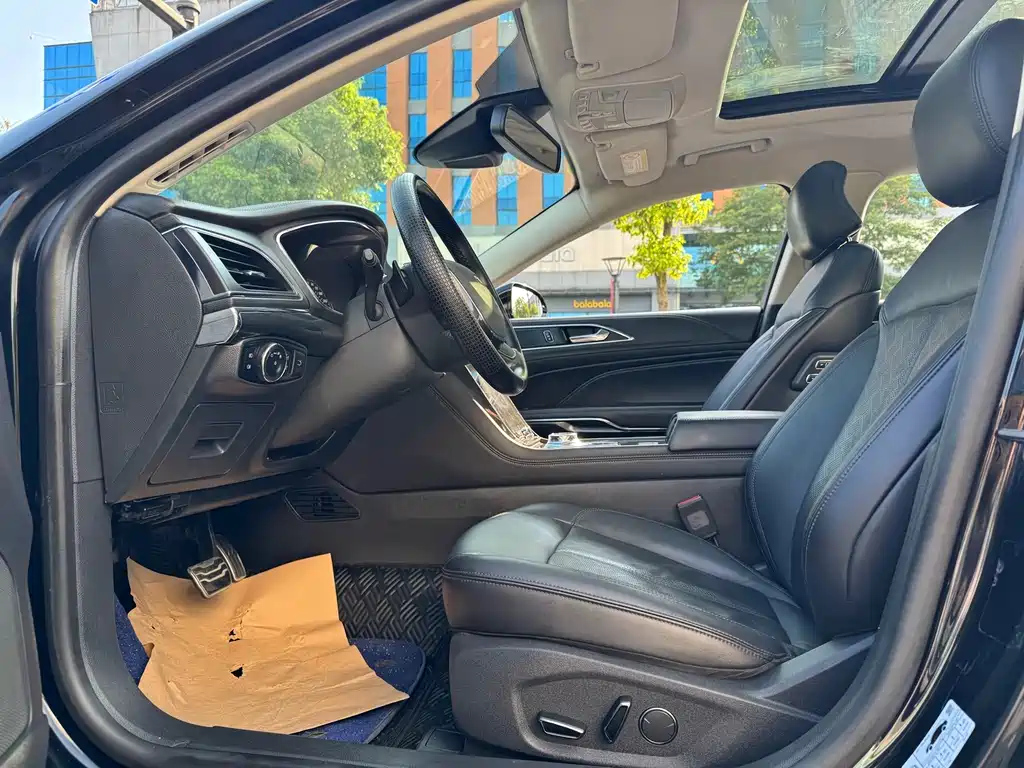 FORD TAURUS 2019