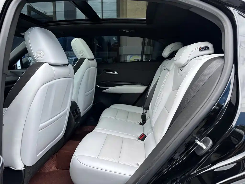 CADILLAC XT4 2024