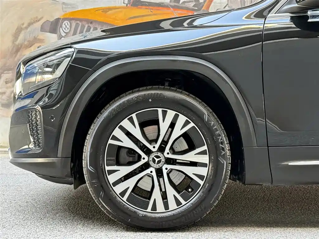 MERCEDES BENZ GLB 2024