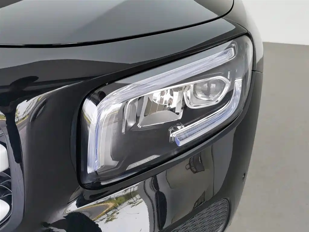 MERCEDES BENZ GLB 2022