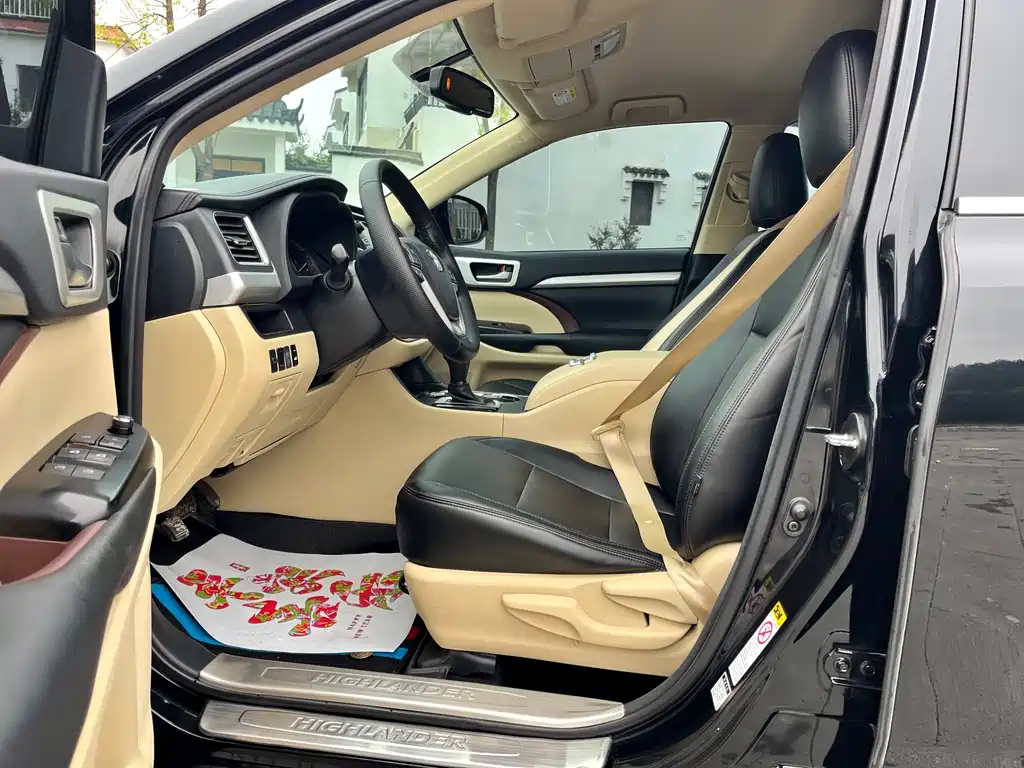 TOYOTA HIGHLANDER 2017