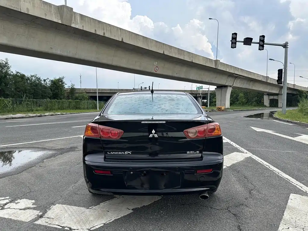 MITSUBISHI LANCER EX 2012