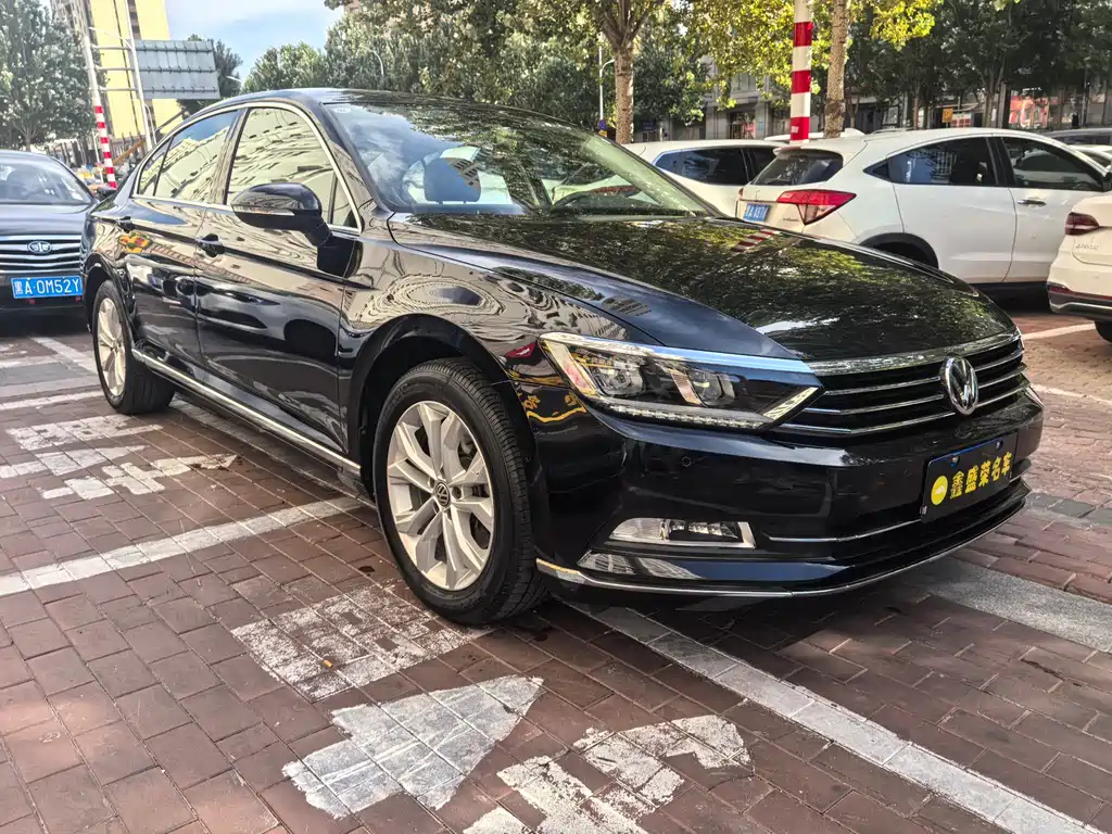 VOLKSWAGEN MAGOTAN 2017