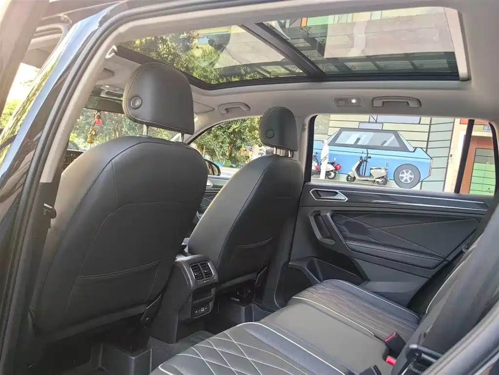 VOLKSWAGEN TIGUAN L 2022