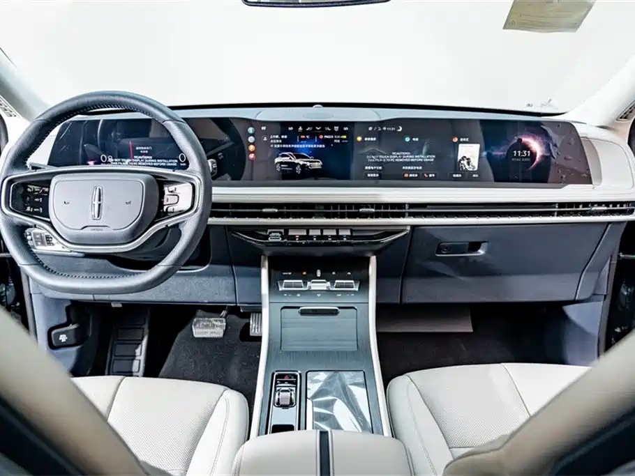LINCOLN ADVENTURER 2025
