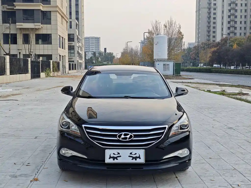 HYUNDAI MISTRA 2014