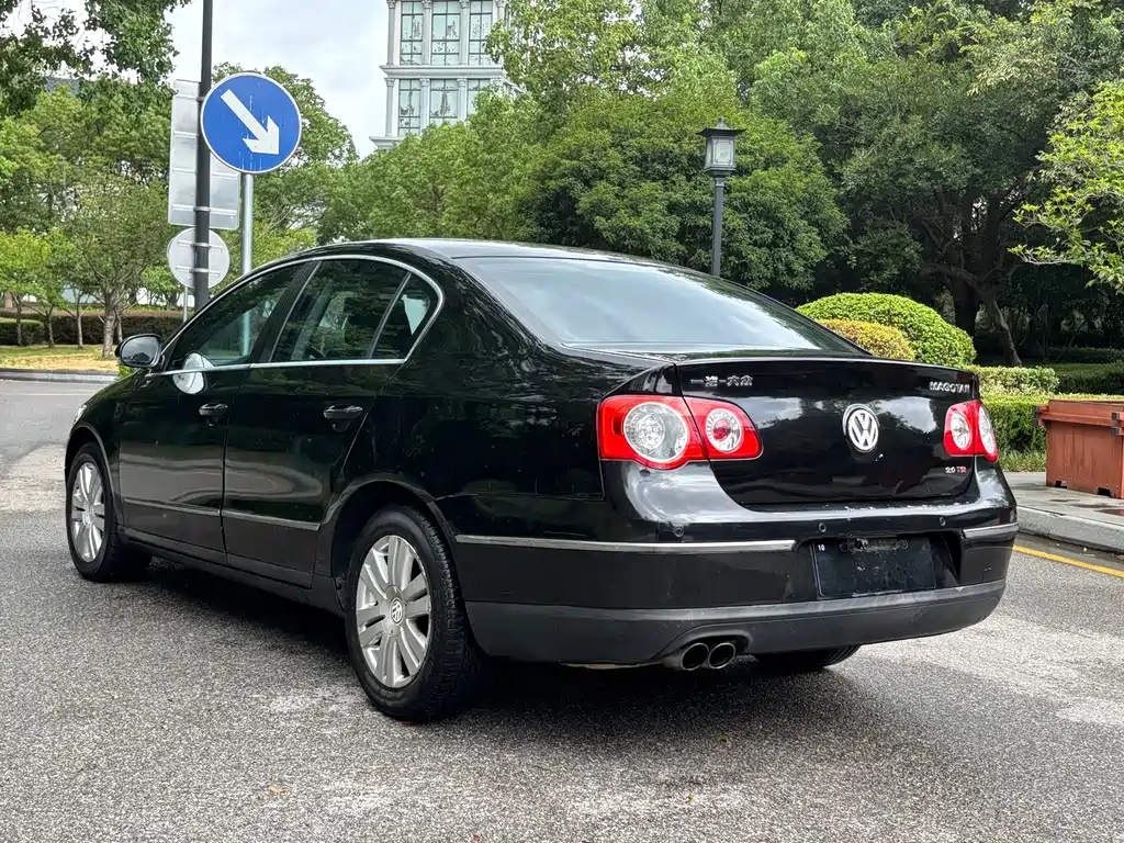 VOLKSWAGEN MAGOTAN 2011