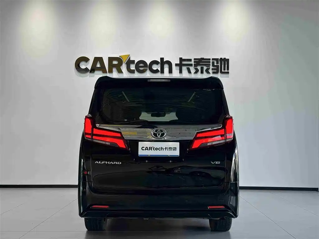 TOYOTA ALPHARD 2018