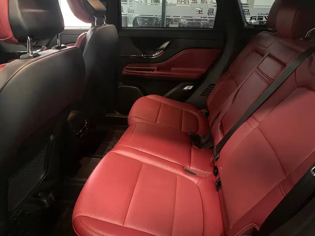 LINCOLN ADVENTURER 2023