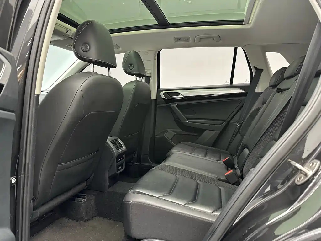 VOLKSWAGEN TAYRON 2019