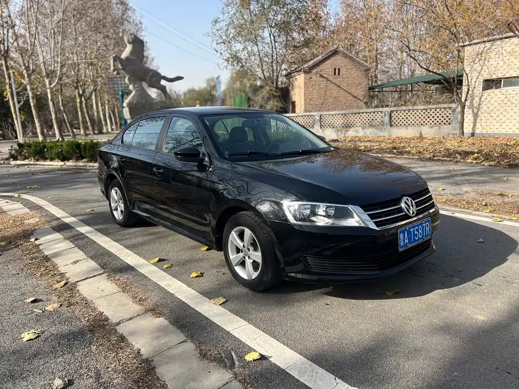 VOLKSWAGEN LAVIDA 2013