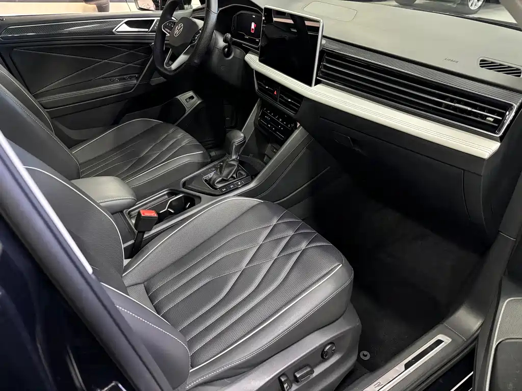 VOLKSWAGEN TIGUAN L 2022