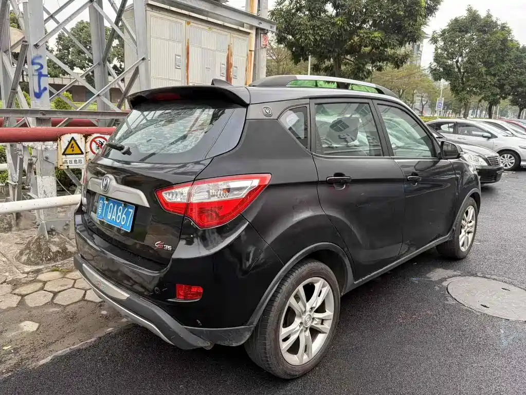 CHANGAN CS35 2013