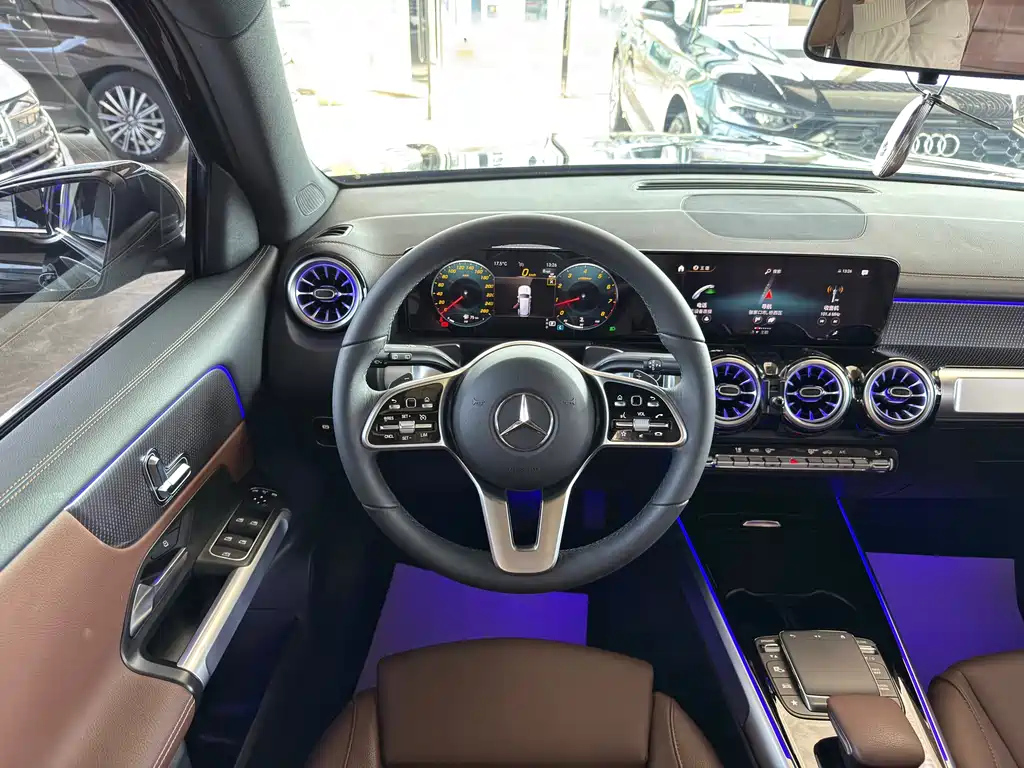 MERCEDES BENZ GLB 2023