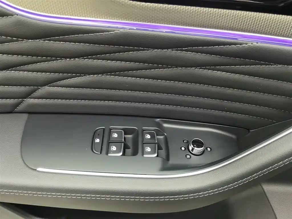 HONGQI HS5 2022